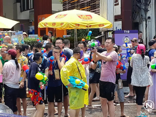 เชียงใหม่ คึกคัก! ตร.ดูแลความปลอดภัยเข้ม ไร้กังวล