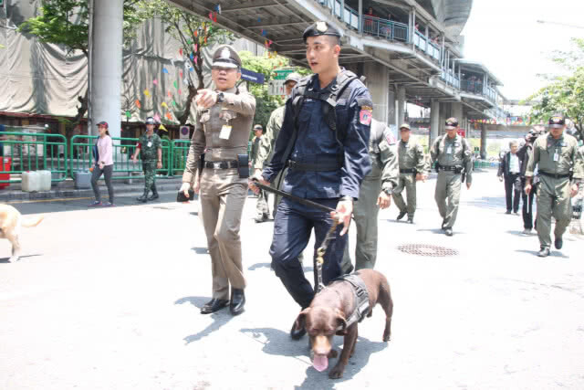 ตร. "ทุ่งมหาเมฆ" เตือนนทท.เล่นน้ำสงกรานต์ ควรเก็บทรัพย์สินให้มิดชิด