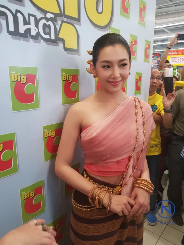 ใช่ไหม! "เวียร์"ตะลึงฉากจูบ "เบลล่า" ในละคร