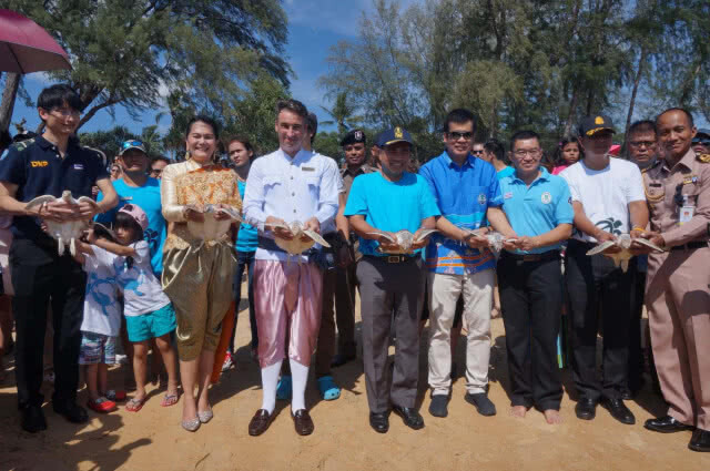 เลือก "หาดไม้ขาว" ปล่อยเต่าทะเลในวันสงกรานต์