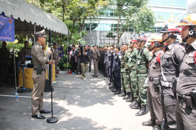 ตร. "ทุ่งมหาเมฆ" เตือนนทท.เล่นน้ำสงกรานต์ ควรเก็บทรัพย์สินให้มิดชิด