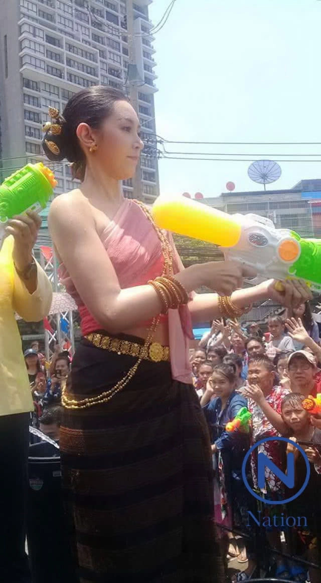 ใช่ไหม! "เวียร์"ตะลึงฉากจูบ "เบลล่า" ในละคร