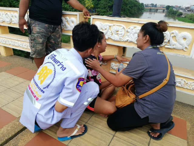 สาวเบญจเพสป่วยซึมเศร้า หลังพ่อตายตกงาน ครอบครัวไม่เข้าใจ