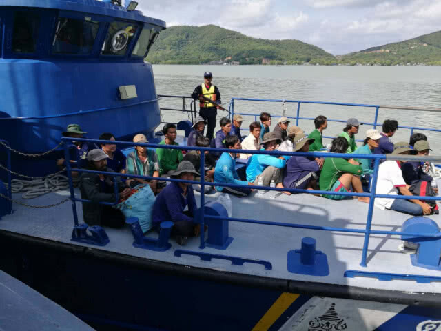 ชุดเฉพาะกิจสนธิกำลัง จับเรือประมงเวียดนามรุกล้ำน่านน้ำไทย