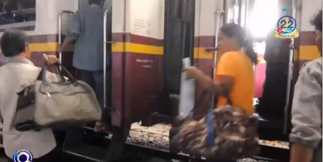 "รฟท." เพิ่ม 11 ขบวนรถไฟรับเดินทางกลับ