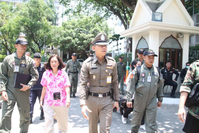 ตร. "ทุ่งมหาเมฆ" เตือนนทท.เล่นน้ำสงกรานต์ ควรเก็บทรัพย์สินให้มิดชิด