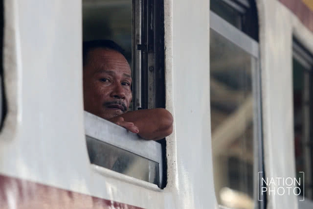 พนักงานคาร์แคร์รถไฟ