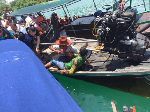 เรือท่องเที่ยวชนกันที่เขื่อนรัชชประภา เจ็บ 13 ราย