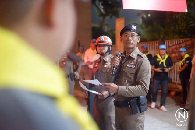 จัดรถตู้ 20 คัน ส่งฟรีถึง BTS หมอชิต และ อนุสาวรีย์ชัยสมรภูมิ