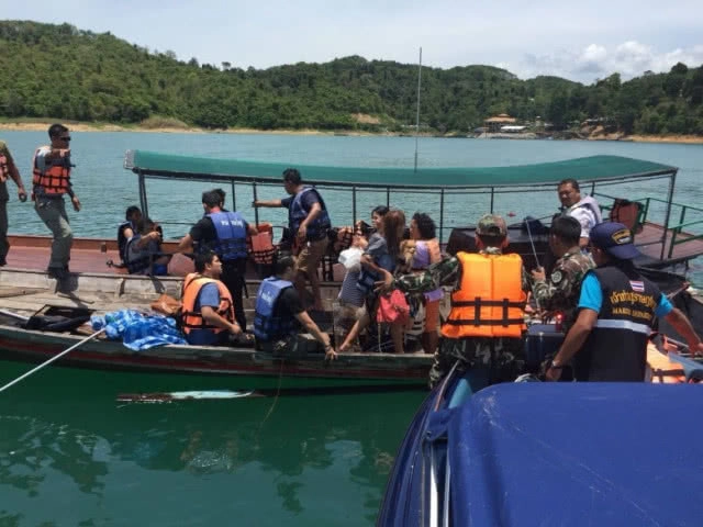 เรือท่องเที่ยวชนกันที่เขื่อนรัชชประภา เจ็บ 13 ราย