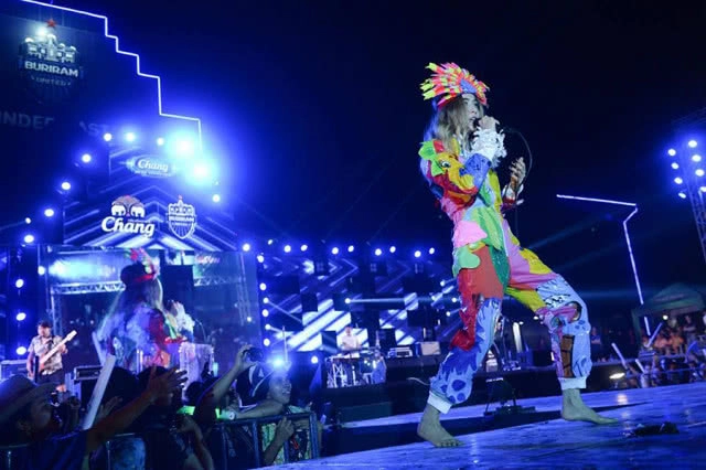 คึกคัก! สงกรานต์บุรีรัมย์ คนร่วมงานกว่า 5.3 แสนคน