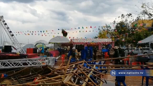 "พายุฤดูร้อนถล่ม" ถนนข้าวปุ้นพังยับ