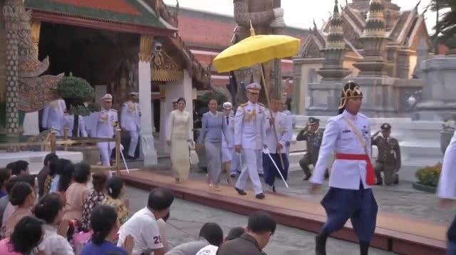 สมเด็จพระเจ้าอยู่หัว ทรงบำเพ็ญพระราชกุศลพระราชพิธีสงกรานต์ 2561