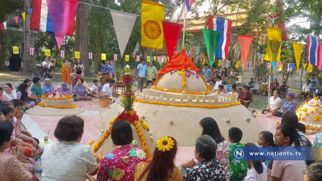 วัดโคกมะกอกจัดฉลองพระเจดีย์ทราย