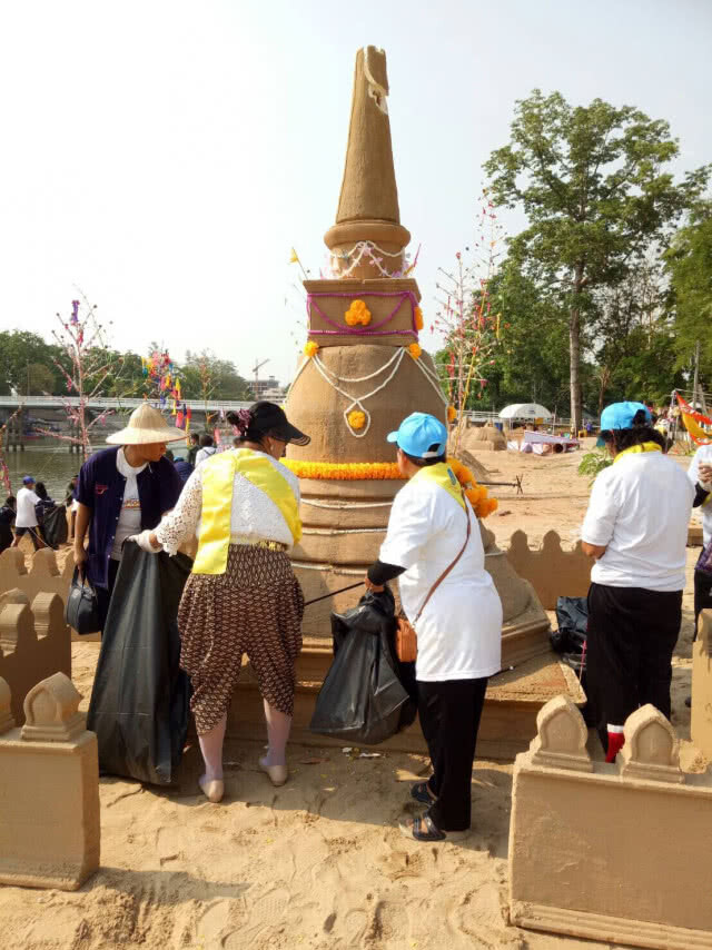 ครั้งแรกของไทย! กิจกรรม Plogging เก็บขยะ ณ เกาะกลางแม่น้ำปิง