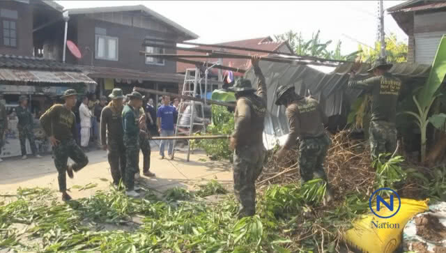 (คลิปข่าว) พายุถล่ม 5 อำเภอ
บ้านพังกว่า 100 หลัง
ฟ้าผ่าดับ1เจ็บ7