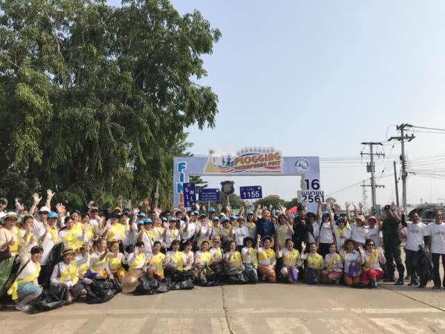 ครั้งแรกของไทย! กิจกรรม Plogging เก็บขยะ ณ เกาะกลางแม่น้ำปิง