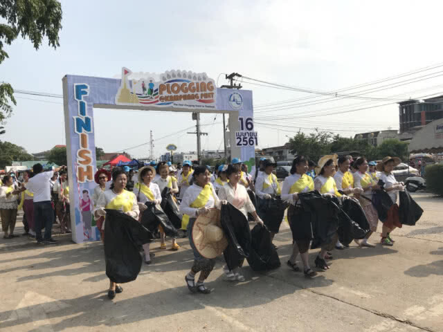 ครั้งแรกของไทย! กิจกรรม Plogging เก็บขยะ ณ เกาะกลางแม่น้ำปิง