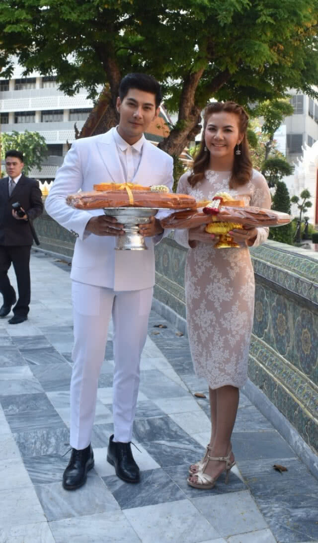 'จ๊ะ – มังกร' ปลื้มใจ เข้าเฝ้าถวายสักการะ สมเด็จพระสังฆราช
