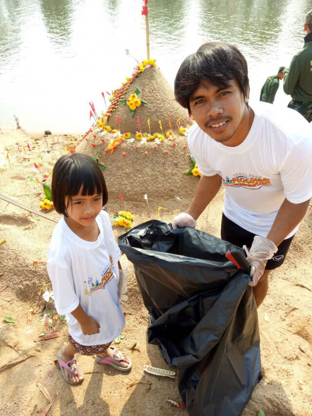 ครั้งแรกของไทย! กิจกรรม Plogging เก็บขยะ ณ เกาะกลางแม่น้ำปิง
