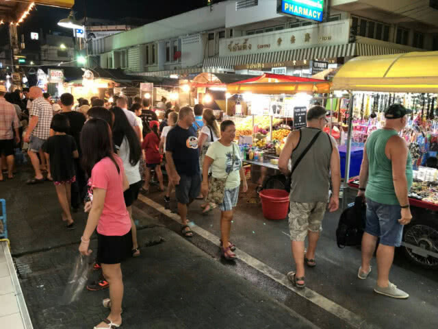 เจ้าของอาคารตลาดโต้รุ่ง 1 หัวหิน จี้เทศบาลฯ จริงใจแก้ปัญหารูปแบบตลาด  หวั่น! ถึงทางตัน