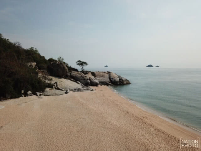 คลิปว่อน! หนุ่มนอร์เวย์ อ้างถูกฉลามกัดที่หาดทรายน้อย