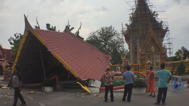 พายุฤดูร้อนถล่ม จ.ราชบุรี
พัดเต็นท์รถ-ศาลาหน้าโบสถ์ล้มพังทั้งหลัง
