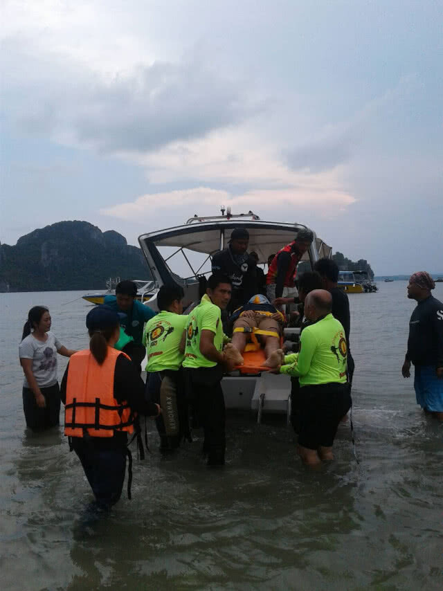 ชายพม่าโดนเรือท่องเที่ยวชนจมทะเล ขณะพาลูกทัวร์เที่ยวทะเล