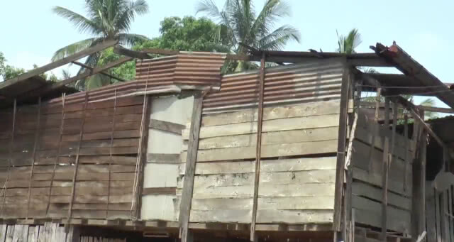 พายุถล่มโคราช! กว่า 400 หลังคาเรือนพังยับ(คลิป)