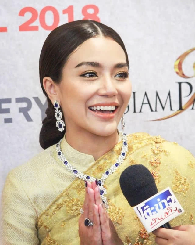 เก่งจริงแม่หญิงจันทร์วาด!! "ปราง กัญญ์ณรัณ" สีไวโอลินเพลงบุพเพฯ อวดออเจ้า