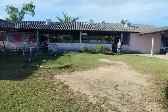 ปันน้ำใจให้น้อง สมทบทุนซื้อเครื่องเล่นสนาม 
เสริมพัฒนาการให้เด็กนักเรียนชายแดนใต้