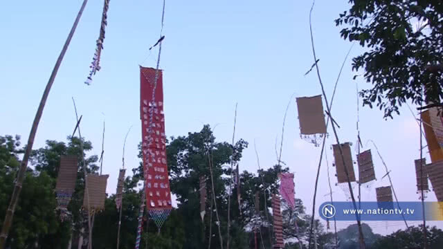 ประเพณีโบราณ "เลิกสงกรานต์ด้วยการชักธง"