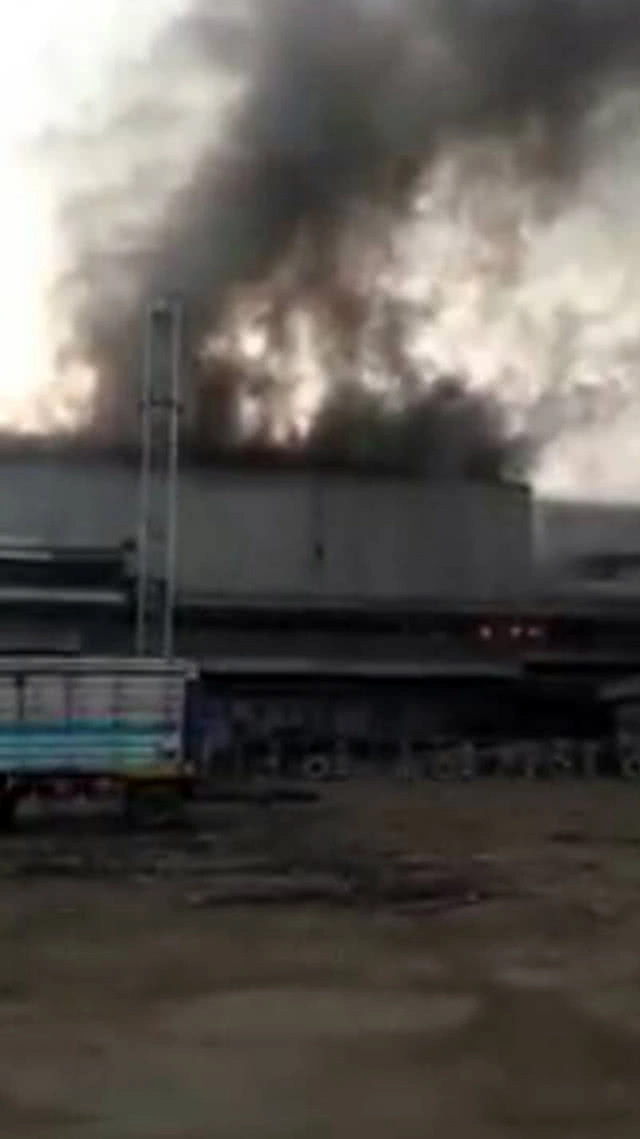 ไฟไหม้โรงงานน้ำตาลสระแก้ว เสียหายบางส่วน จนท.ปัดให้ข้อมูล