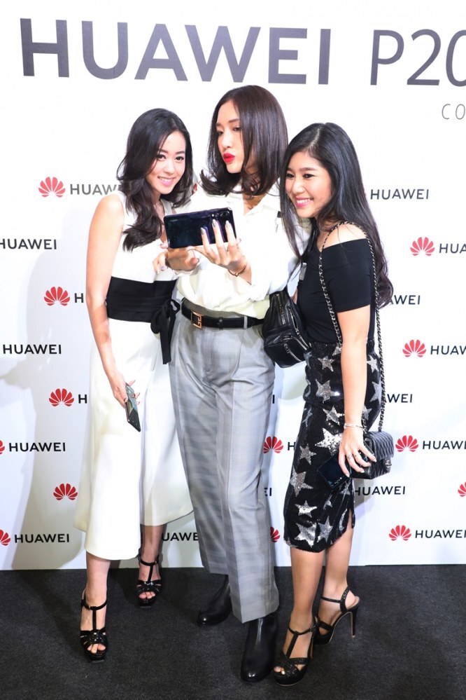 เกะกล่องสมาร์ทโฟนต้องใจขาแชะ