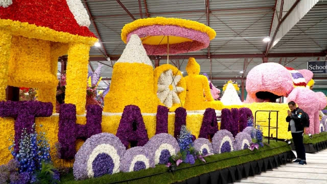 น่าภูมิใจ! "รถบุปผชาติสวนนงนุชพัทยา" นำหน้า 40 ขบวนชาติ ต่อหน้าชาวโลกที่เนเธอร์แลนด์(คลิป)