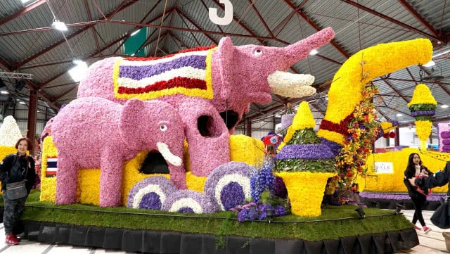 น่าภูมิใจ! "รถบุปผชาติสวนนงนุชพัทยา" นำหน้า 40 ขบวนชาติ ต่อหน้าชาวโลกที่เนเธอร์แลนด์(คลิป)