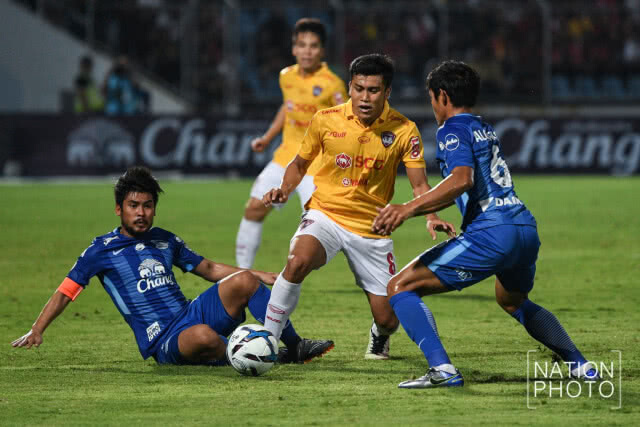 VAR ช่วยชีวิต! ฉลามชล เปิดบ้านเจ็า กิเลน 1-1(ภาพ)