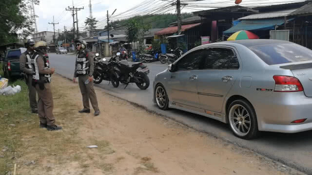 เก๋งแหกด่านตรวจ ขับหนีสุดชีวิต สุดท้ายจนมุม อ้างกลัวถูกจับเพราะเสพไอซ์มา