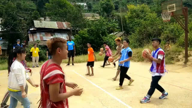 นักบาส NBA ทูตสันถวไมตรี ลุยพบเยาวชนผู้ลี้ภัยชาวกะเหรี่ยง