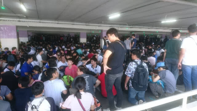 โอตะ แน่นขนัด งานจับมือ BNK48 ครั้งที่4 ที่เดอะมอลล์ บางกะปิ