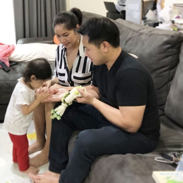 สิ่งศักดิ์สิทธิ์ให้ลูก!! 'คุณพ่อมิค-คุณแม่เบนซ์' ได้ลูกคนที2