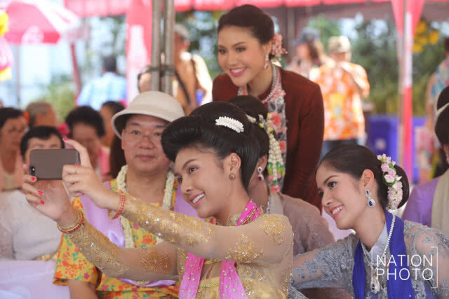 สุดชื่นฉ่ำ! สงกรานต์พระประแดง(ภาพชุด)