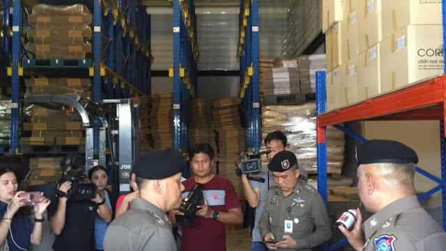 ค้น รง.ย่านปทุมฯ หลังผู้ต้องหาแบรนด์ดังอ้างจ้างผลิตเครื่องสำอาง