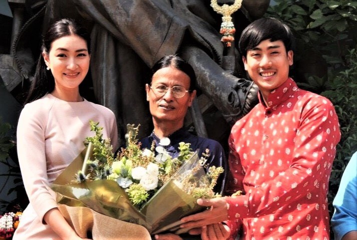 หม่อมน้อย "รับรางวัลคึกฤทธิ์" สาขา "ศิลปะการแสดง"