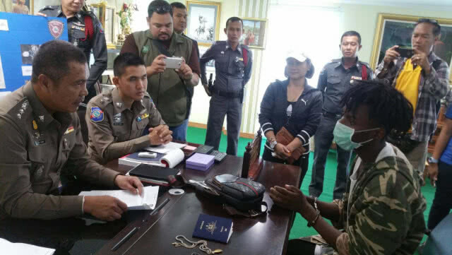 รวบหนุ่มออสซี่ ฉกกระเป๋าสาวชัยภูมิ ในผับวอล์กกิ้งสตรีท(มีคลิป)