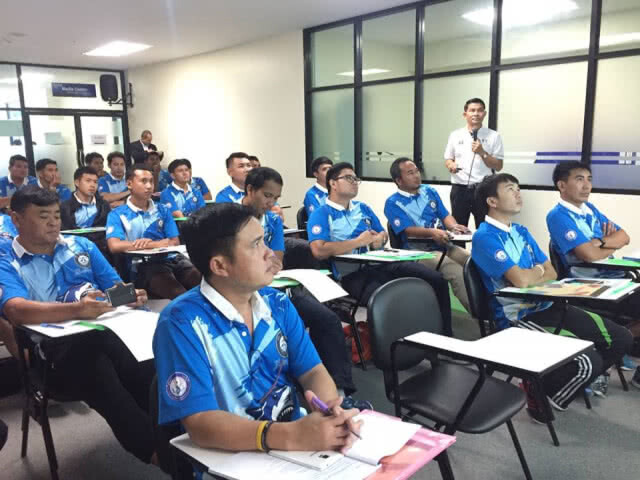 ส.บอล-อบจ.ชลบุรี เปิดอบรมโค้ชฟุตซอลหลักสูตร FA Thailand Futsal Introductory