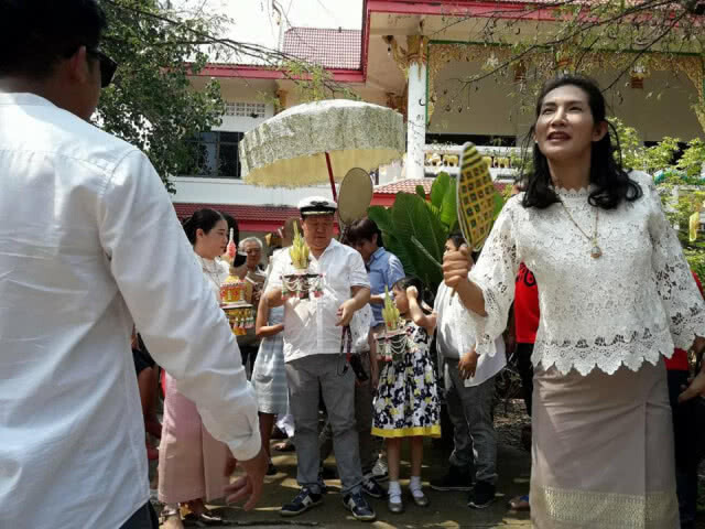 "สรยุทธ" บวชเงียบ !! เพื่อนในวงการร่วมอนุโมทนาคับคั่ง