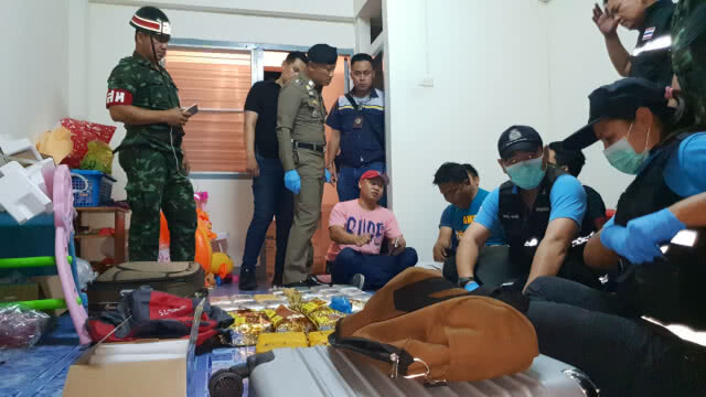 บุกค้นบ้านจับ 3 ผู้ต้องหาซุกยาบ้า-ไอซ์ มูลค่าเกือบ 65 ล้านบาท