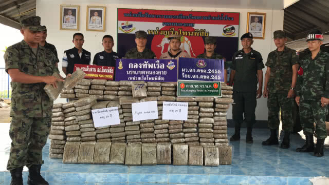 รวบ! สองหนุ่มขับรถฟอร์จูนเนอร์ขนกัญชา 277 กิโลกรัม