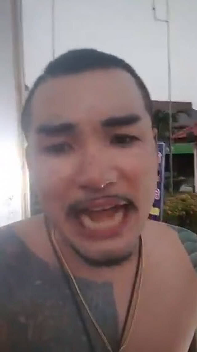 (คลิปข่าว) งานเข้า"บอล หนองขาว" ไลฟ์สด จวก ตร.สภ.หนองขาว เจอข้อหาดูหมิ่นเจ้าพนักงาน